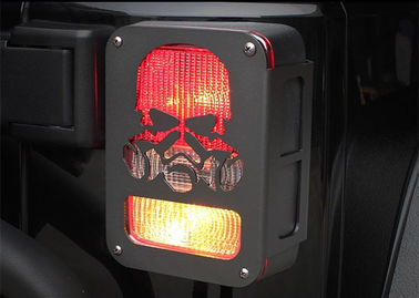 ประเทศจีน โคมไฟท้ายรถแผงฝาครอบไฟหน้าแบบโครเมียมสำหรับปี 2007 - 2017 Jeep Wrangler JK สไตล์ Engineer Style / Iron Man Style ผู้ผลิต
