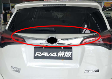 ประเทศจีน Tail Gate Molding ภายนอกอุปกรณ์เสริมสำหรับรถยนต์ใหม่ TOYOTA RAV4 2016 ตกแต่งประตูหลัง ผู้ผลิต